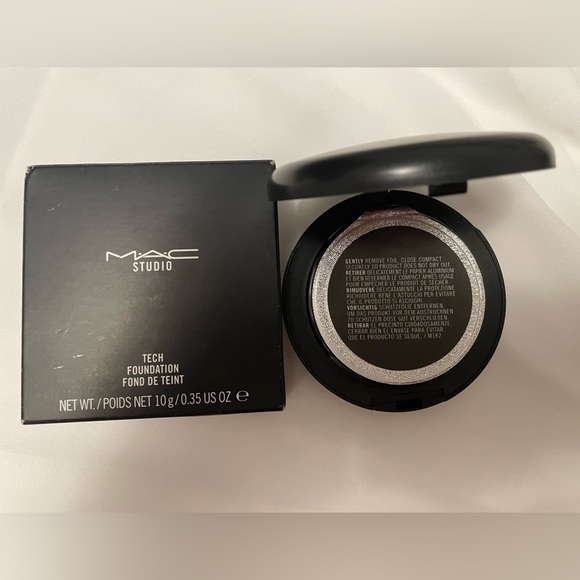 MAC Studio Tech Foundation NW46 BRAND NEW - Picture 2 of 7
